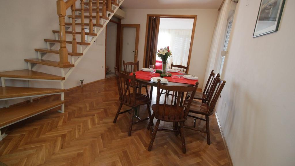 Apartments Ivka Omiš Buitenkant foto