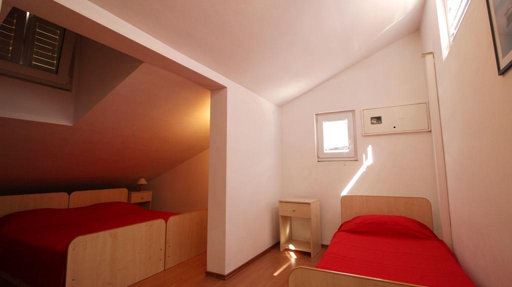 Apartments Ivka Omiš Kamer foto