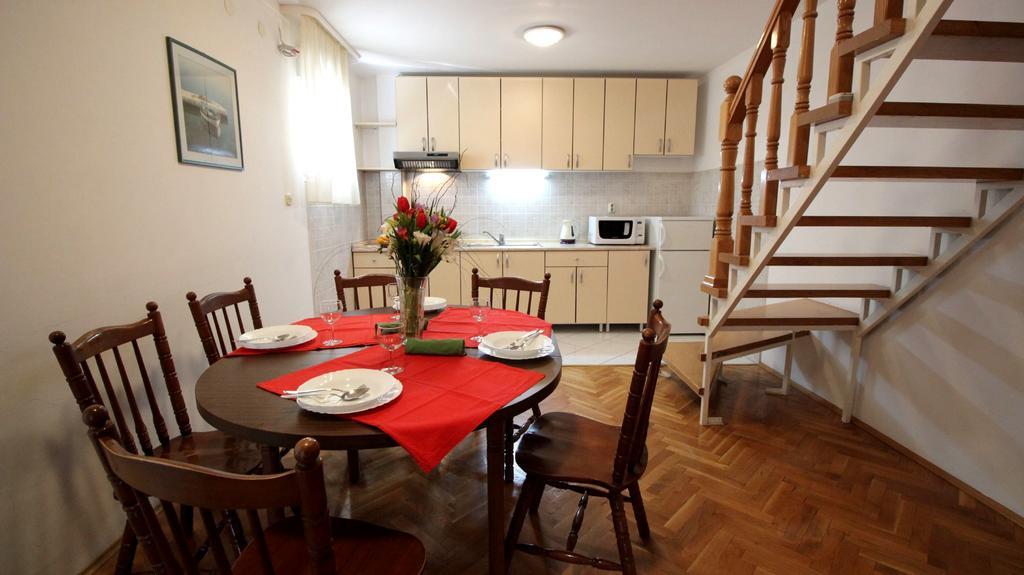 Apartments Ivka Omiš Buitenkant foto