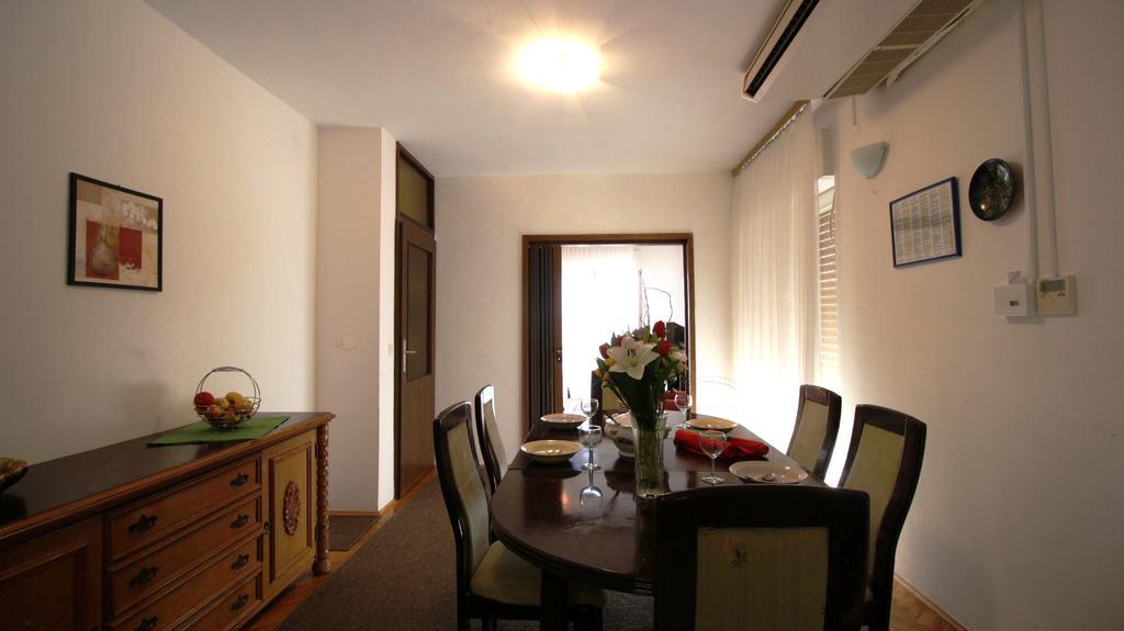 Apartments Ivka Omiš Buitenkant foto